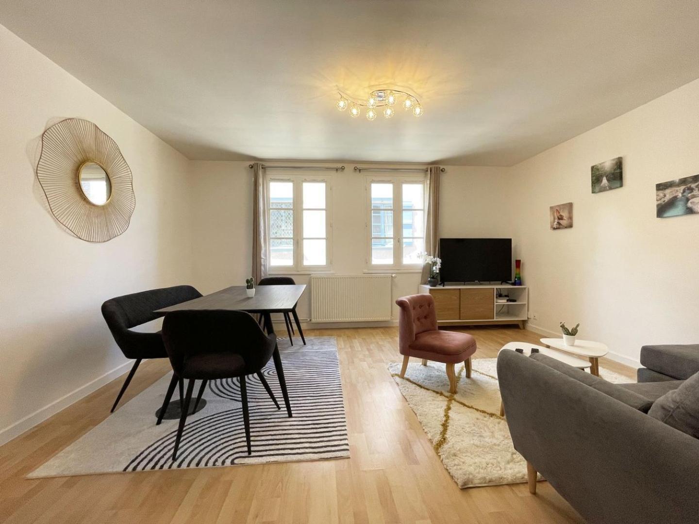 Apartamento Au Bord De L'Eure - Free Parking Chartres Exterior foto
