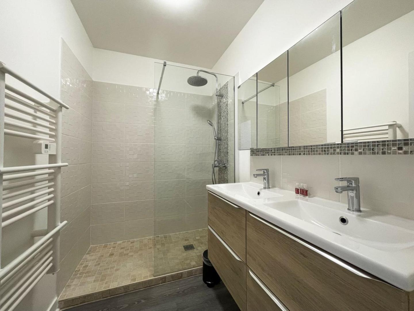 Apartamento Au Bord De L'Eure - Free Parking Chartres Exterior foto